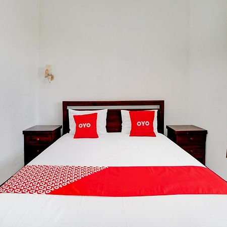 Oyo Life 93083 Nova Jaya 3 Homestay Syariah Lamongan Экстерьер фото