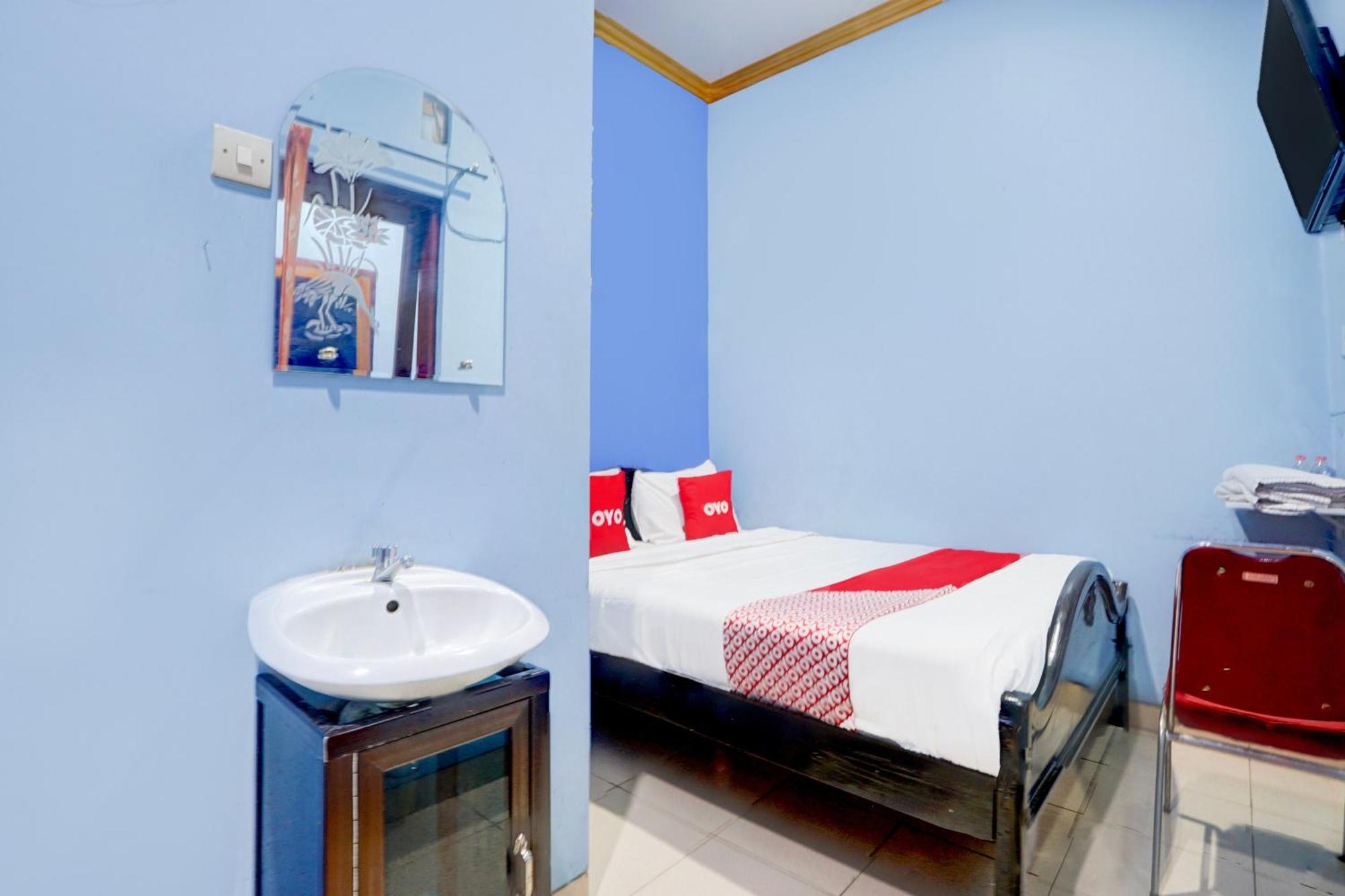 Oyo Life 93083 Nova Jaya 3 Homestay Syariah Lamongan Экстерьер фото