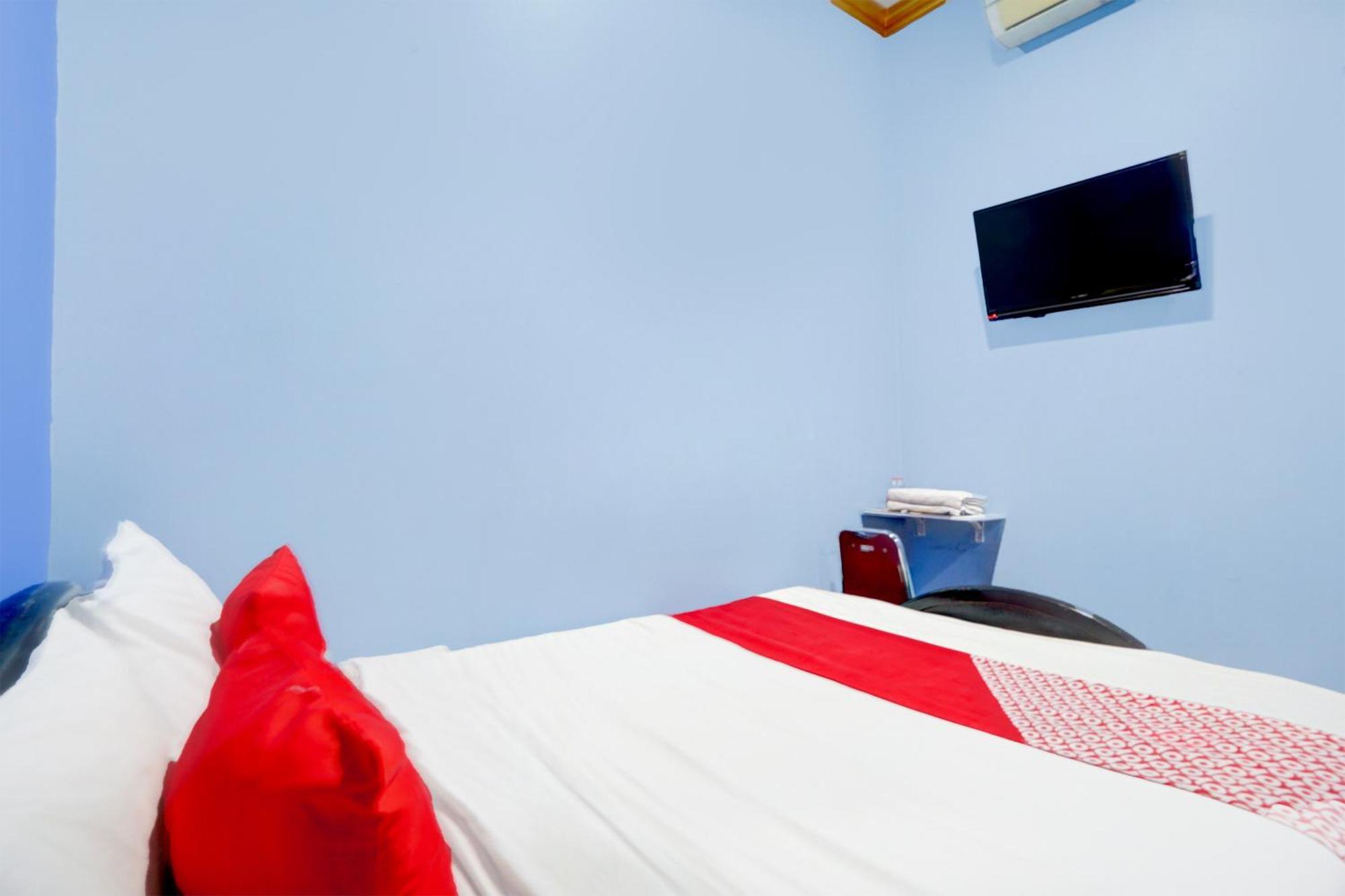 Oyo Life 93083 Nova Jaya 3 Homestay Syariah Lamongan Экстерьер фото