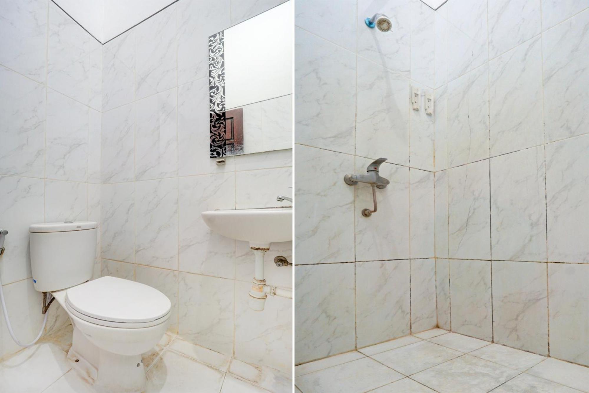 Oyo Life 93083 Nova Jaya 3 Homestay Syariah Lamongan Экстерьер фото